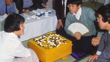 bwin-小林光一厚积薄发，登上名人位——日本围棋百大奠基人077|赵治勋|坂田荣男|加藤正夫|黑棋|头衔_新浪体育_新浪新闻
