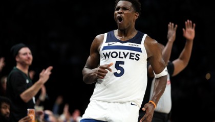 bwin必赢-小里弗斯：爱德华兹本赛季表现被低估 他一直保持着高水准